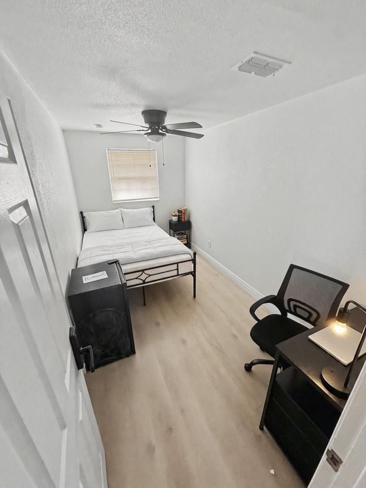 N 51st St - Photo 6 of 9