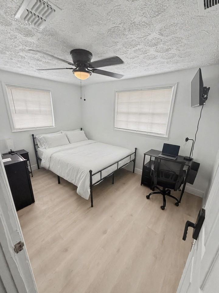 N 51st St - Photo 6 of 25