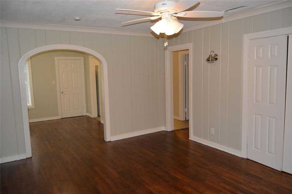 712 W Cantey St - Photo 3 of 8