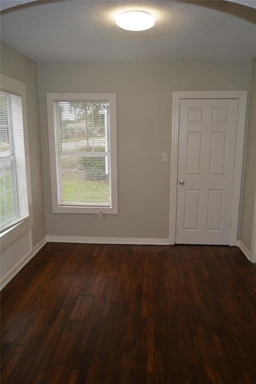 712 W Cantey St - Photo 6 of 8