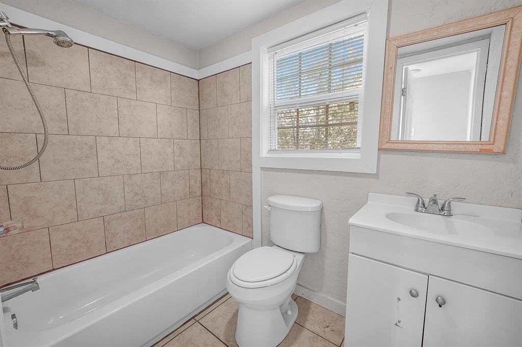 208 3rd St - Photo 5 of 25