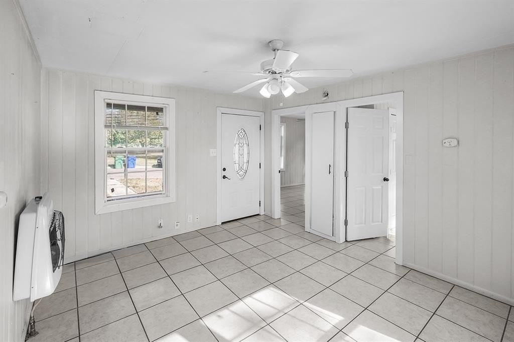 208 3rd St - Photo 6 of 25