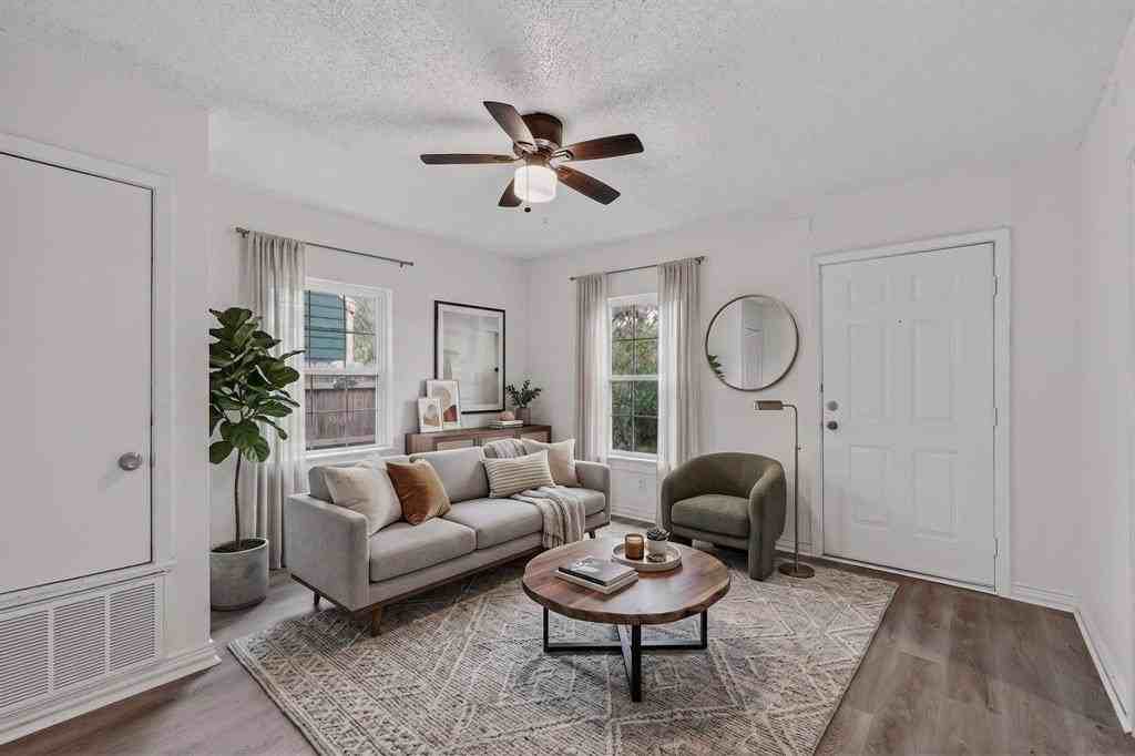 1210 Grant St - Photo 4 of 30