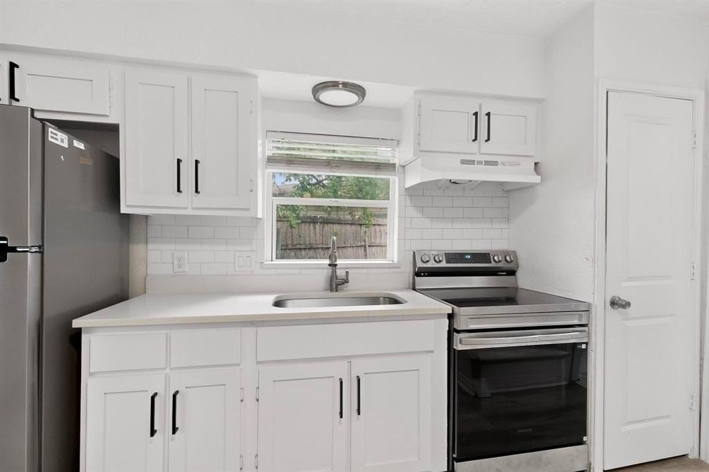 1210 Grant St - Photo 7 of 30