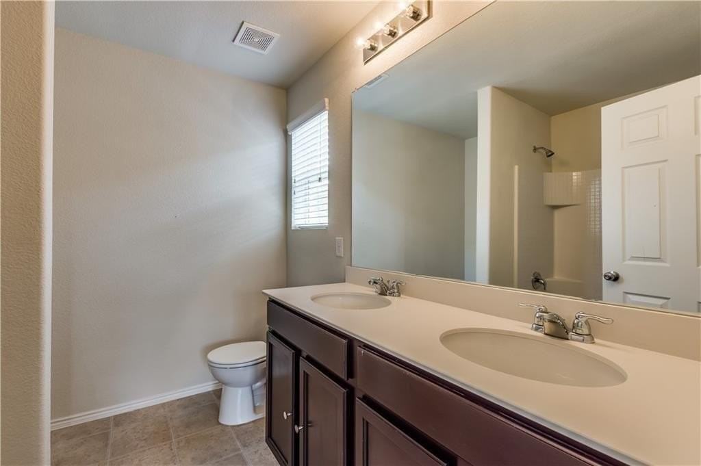 1104 Rivers Creek Ln - Photo 7 of 9