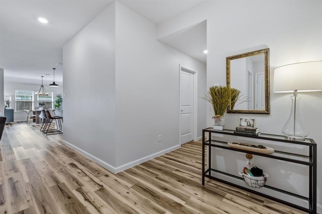 601 Rawhide Way - Photo 2 of 33