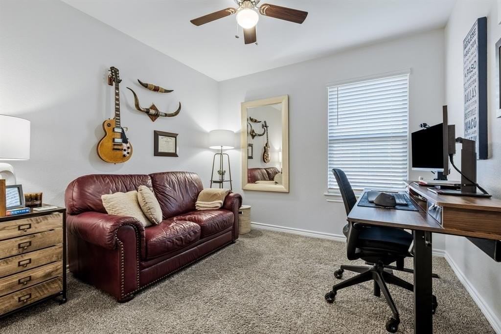 601 Rawhide Way - Photo 3 of 33