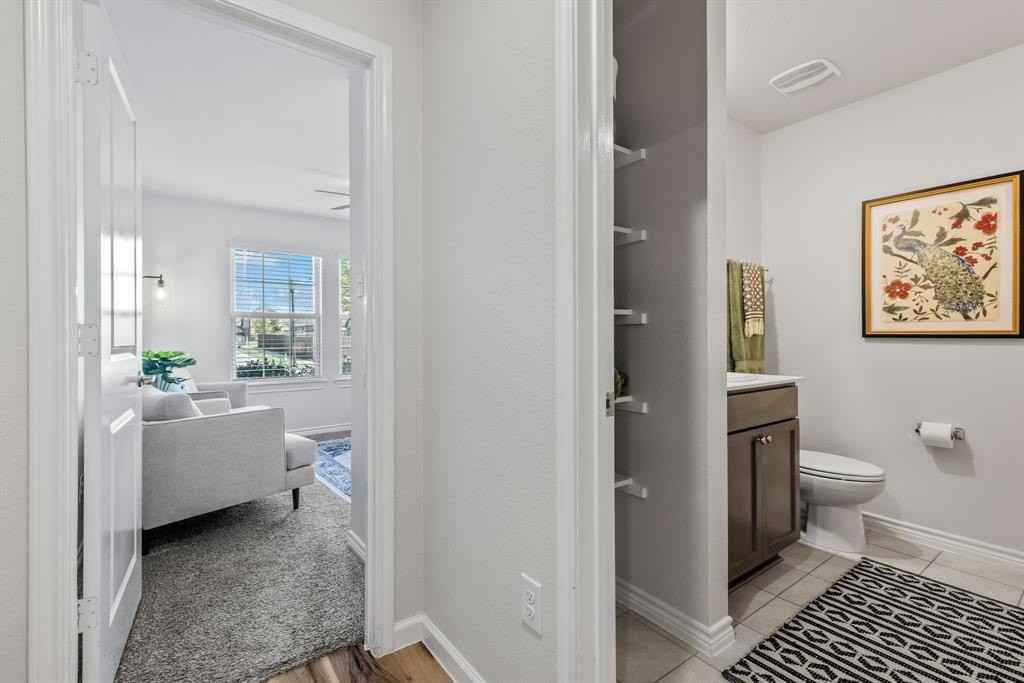 601 Rawhide Way - Photo 6 of 33