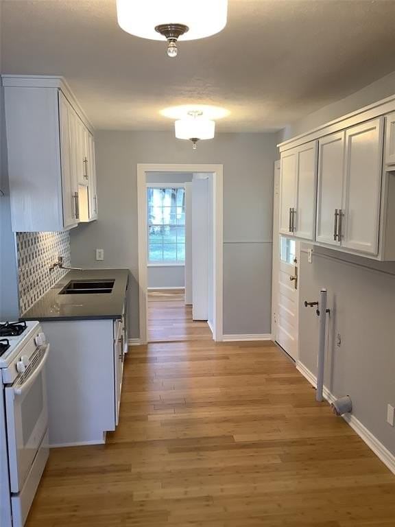 213 Donald St - Photo 3 of 12