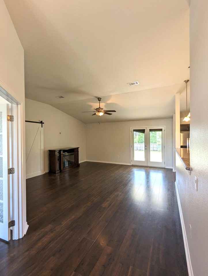 8249 Escola St - Photo 2 of 34