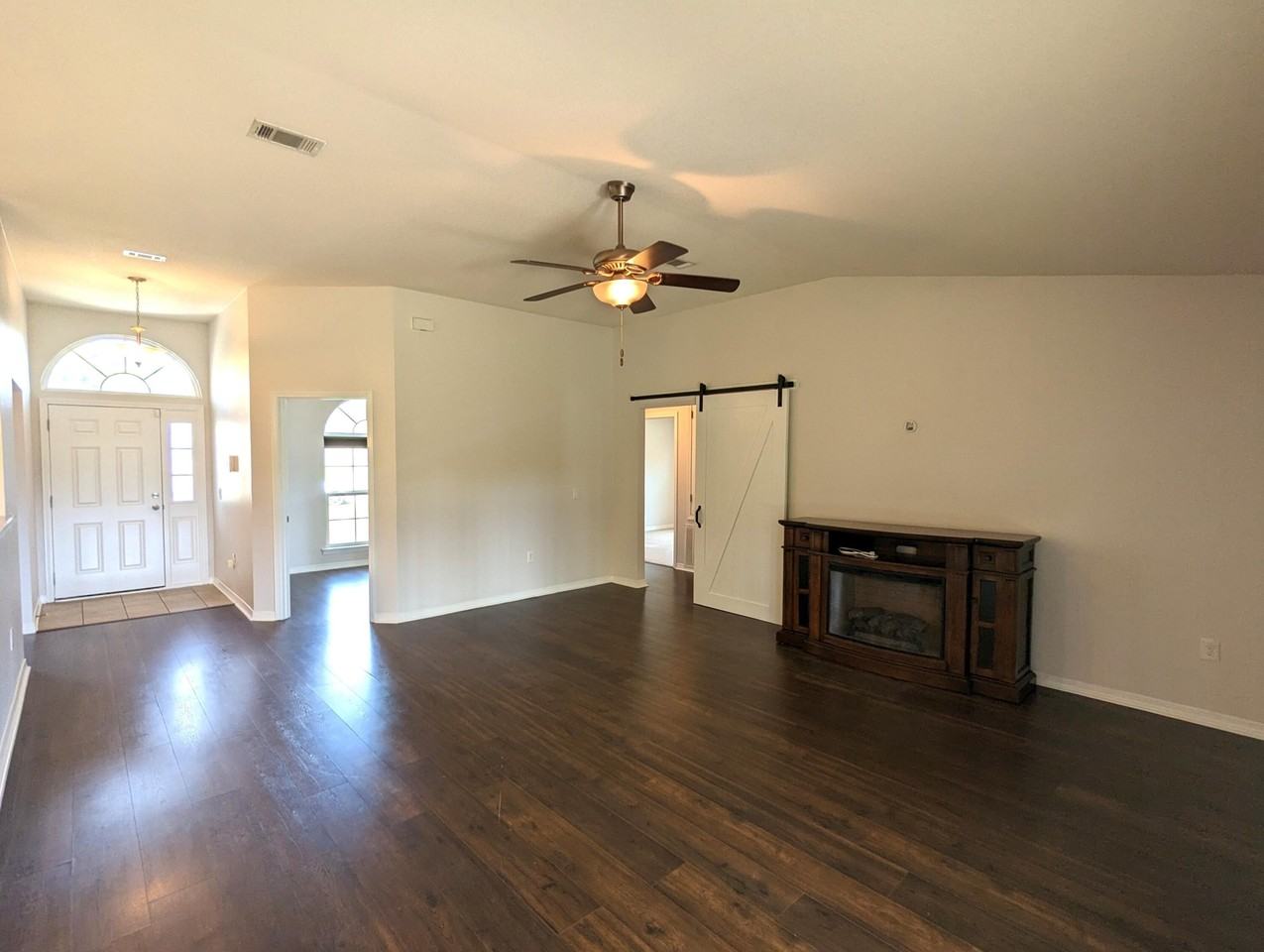 8249 Escola St - Photo 6 of 34