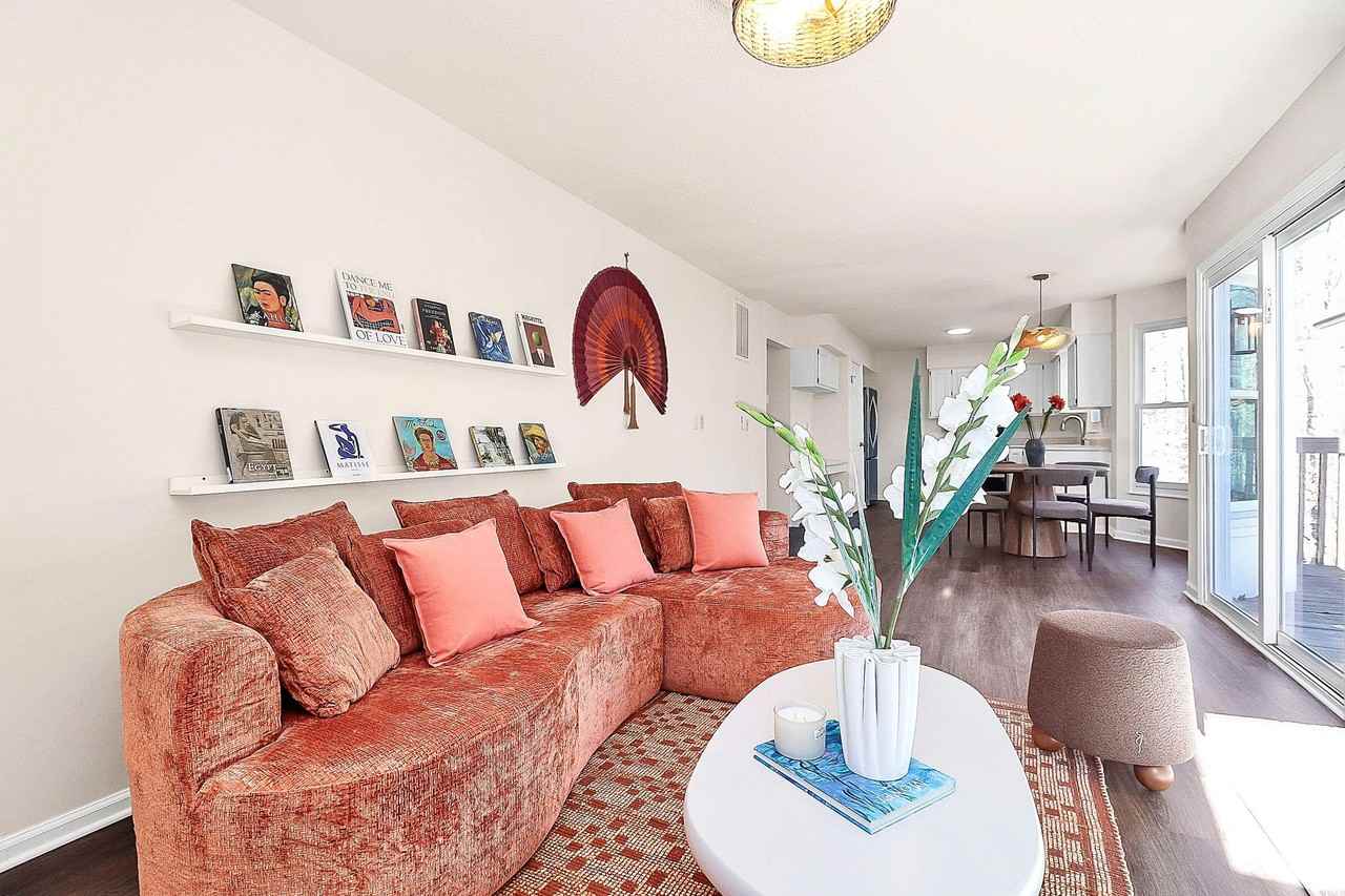 Batavia Ln - Photo 4 of 31