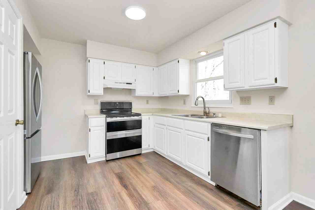 Batavia Ln - Photo 7 of 14