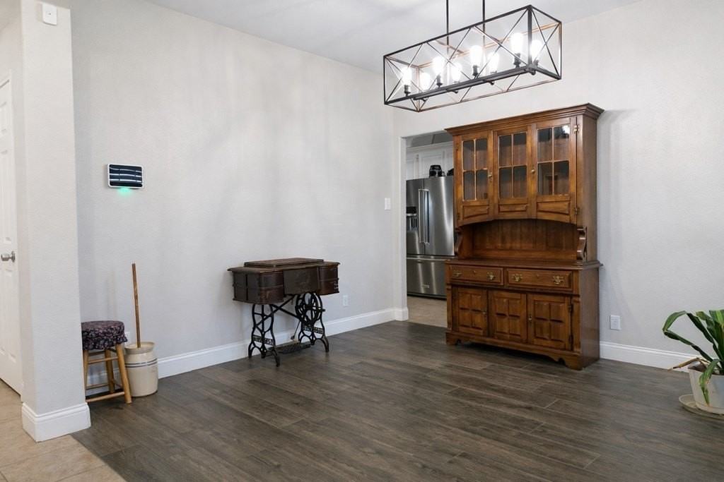 2917 Dustin Dr - Photo 3 of 18