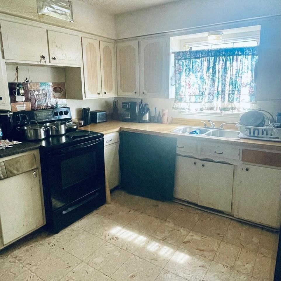 1409 E 23rd St - Photo 2 of 12