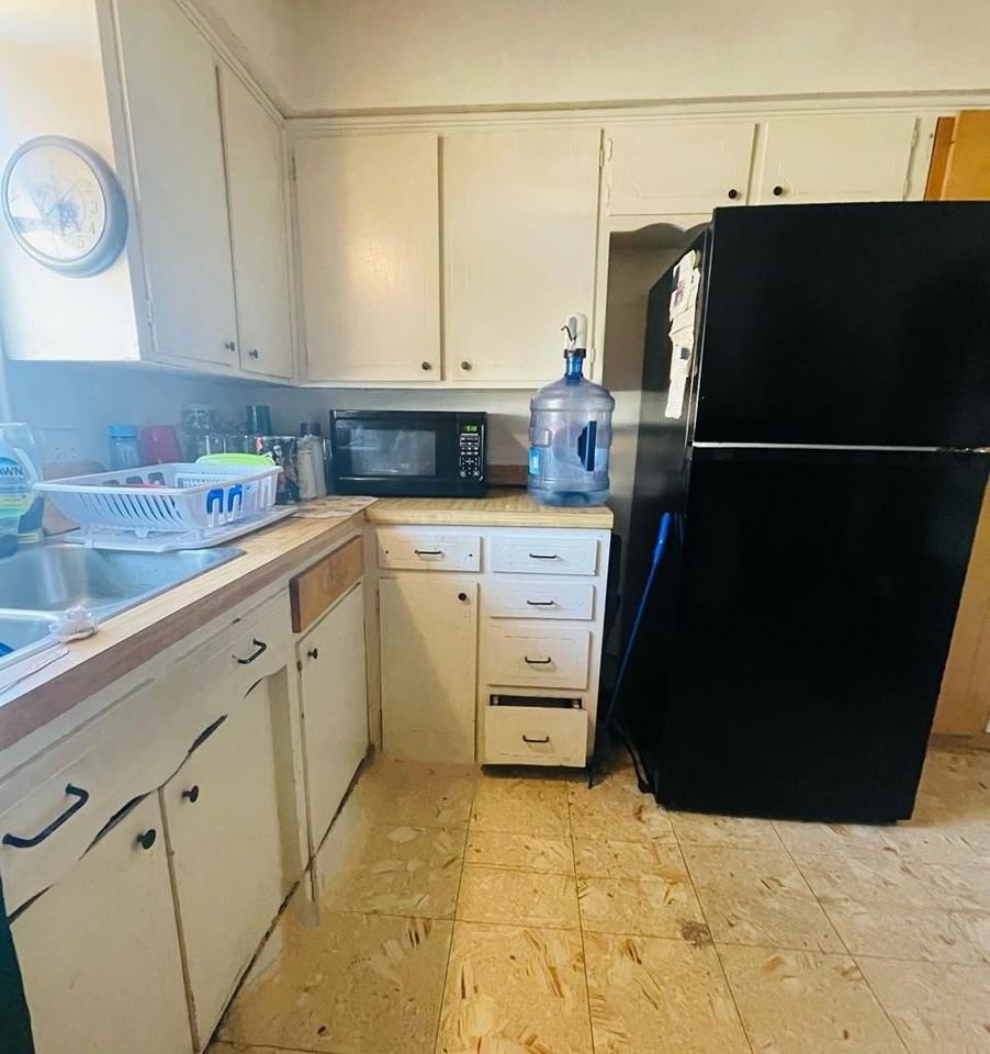 1409 E 23rd St - Photo 3 of 12