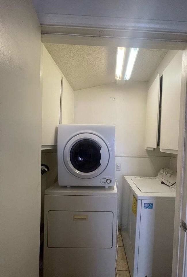 1409 E 23rd St - Photo 4 of 12