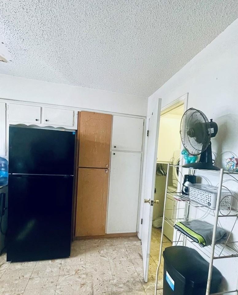 1409 E 23rd St - Photo 5 of 12