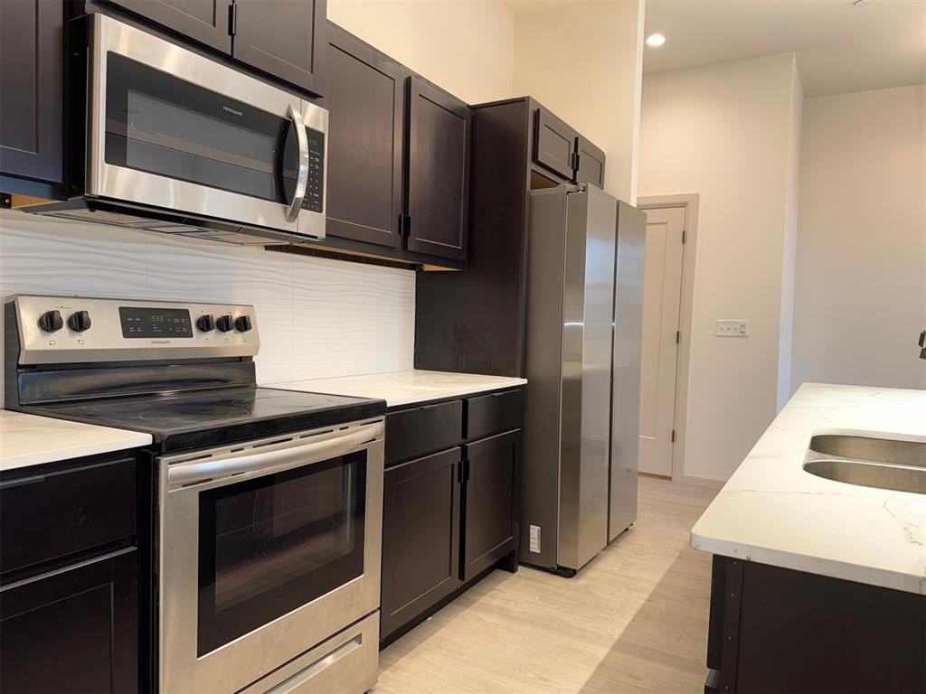 575 S Fretz Ave - Photo 6 of 16
