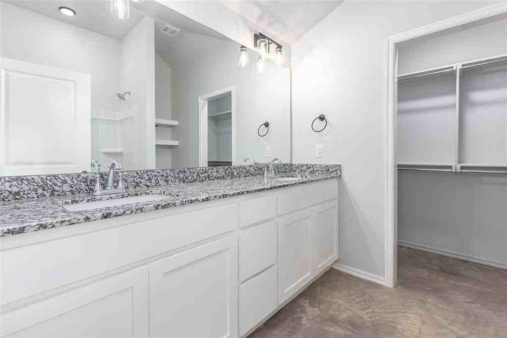2327 Sw 90th Pl - Photo 7 of 19