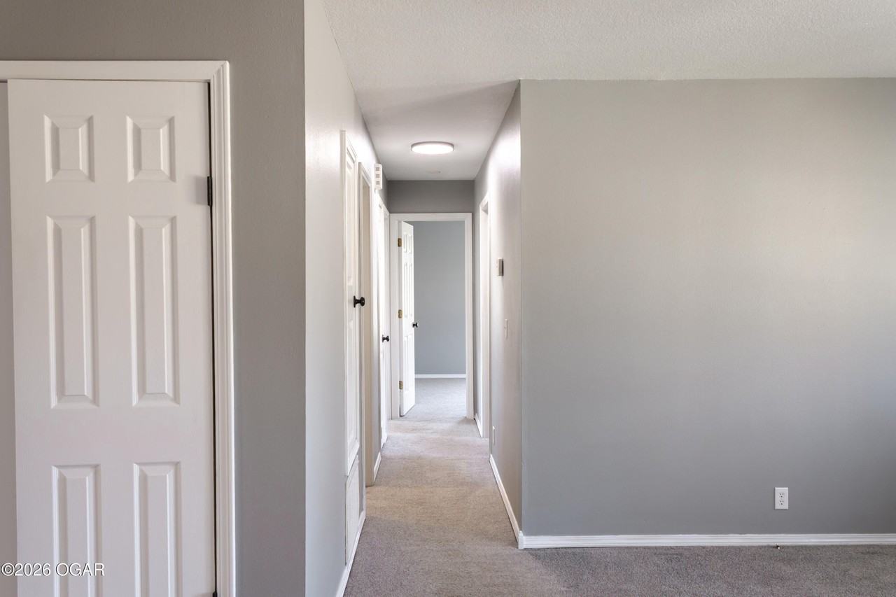 1880 E Kensington St - Photo 5 of 16