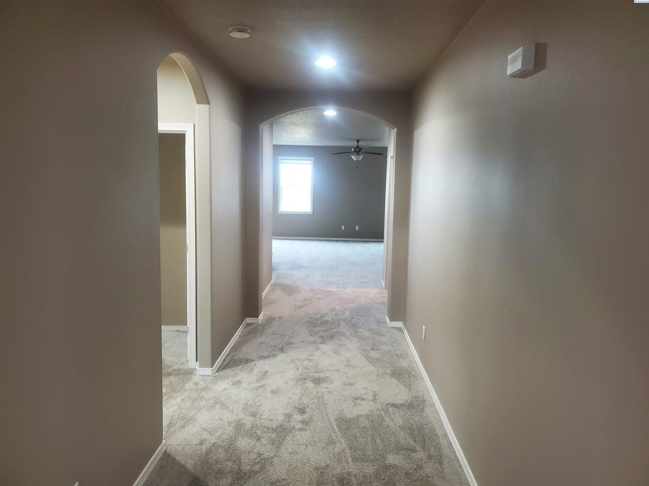 2668 Sandpiper Loop - Photo 5 of 23