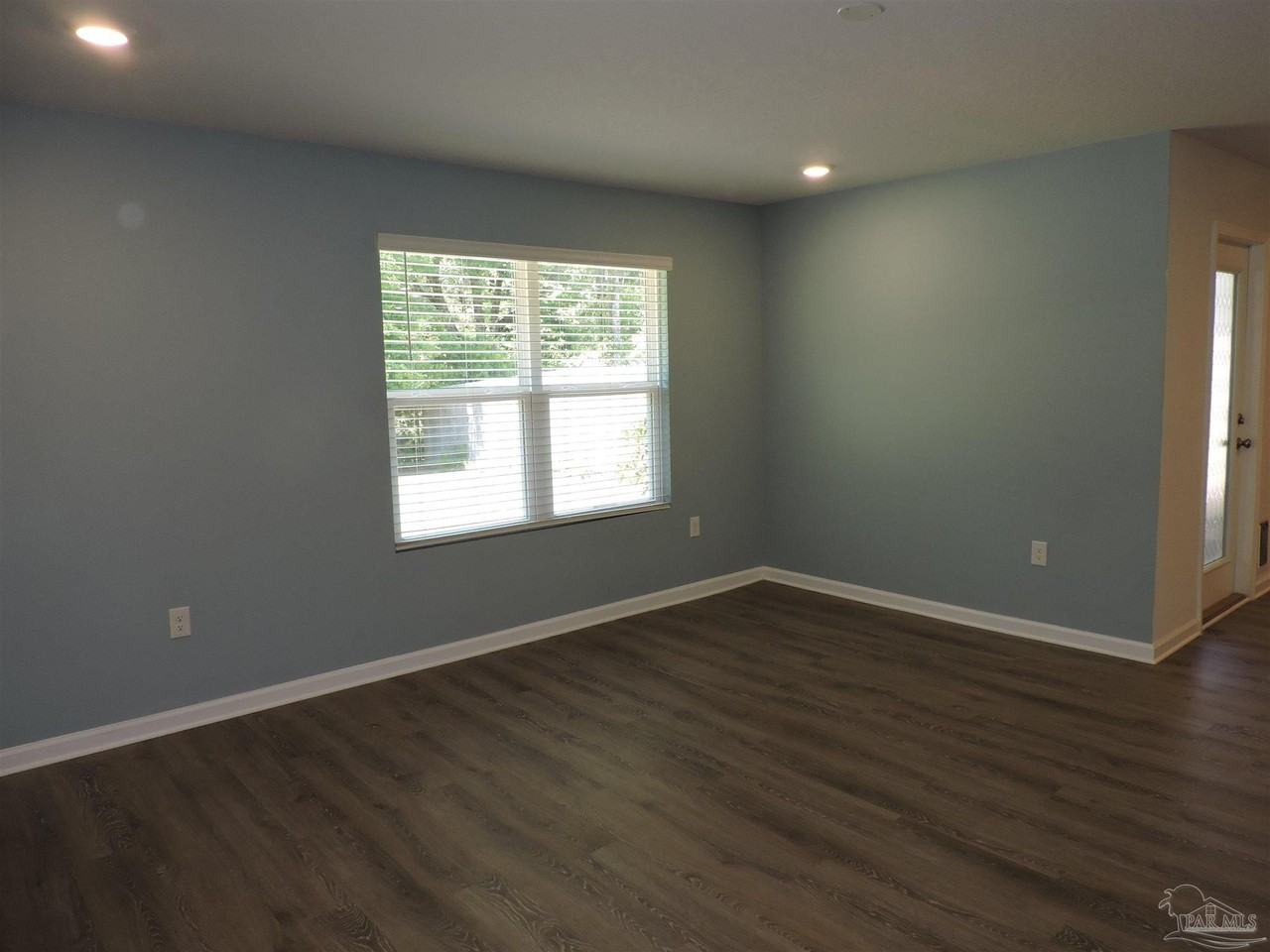 5427 Peach Dr - Photo 5 of 32