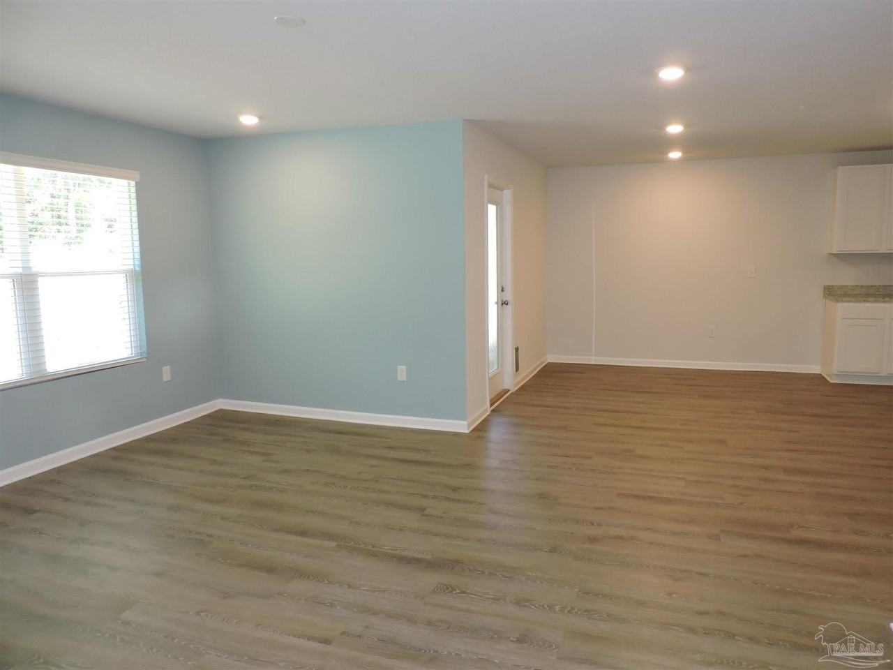 5427 Peach Dr - Photo 6 of 32