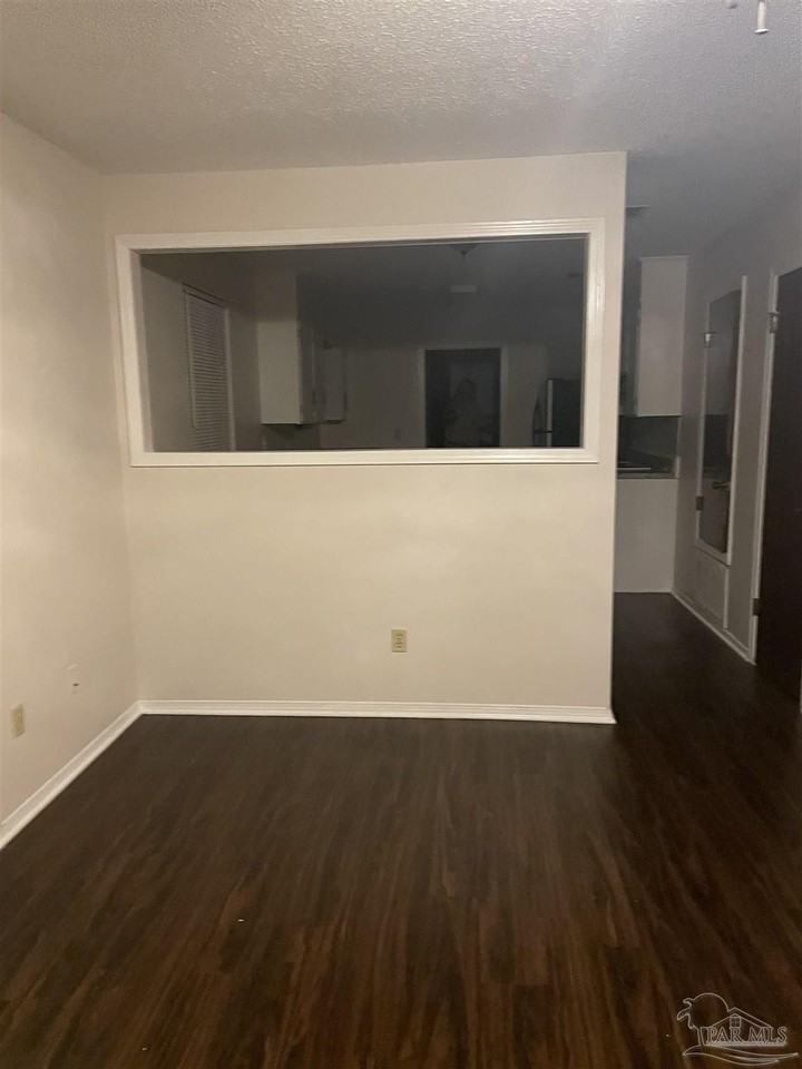 10049 Hillview Dr - Photo 5 of 23