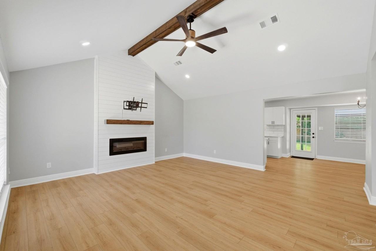 4607 La Borde Ln - Photo 6 of 28