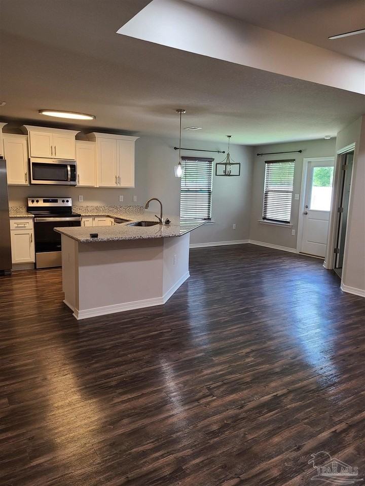 715 W Ensley St - Photo 2 of 21