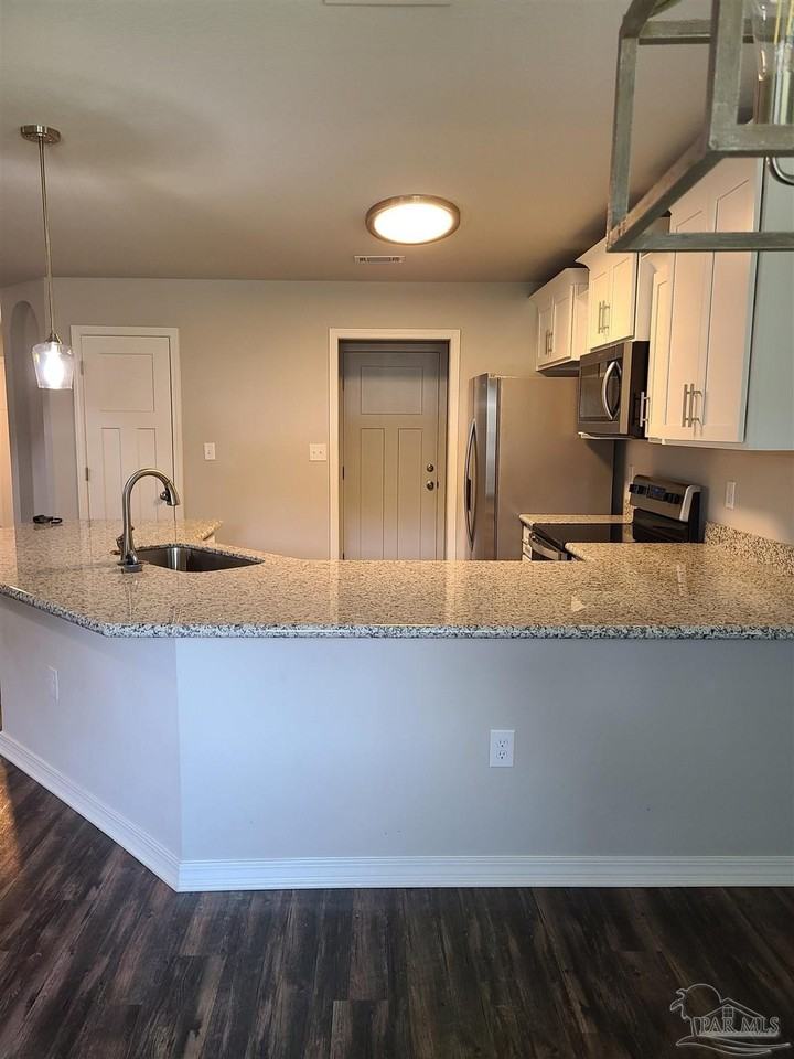 715 W Ensley St - Photo 3 of 21