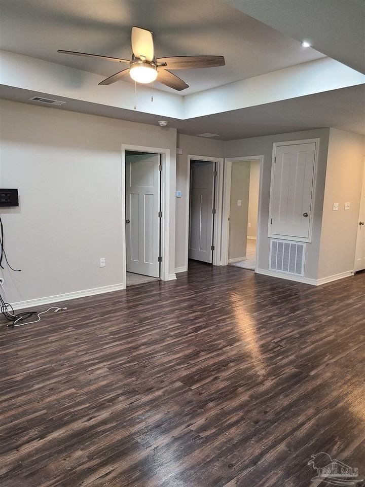 715 W Ensley St - Photo 4 of 21