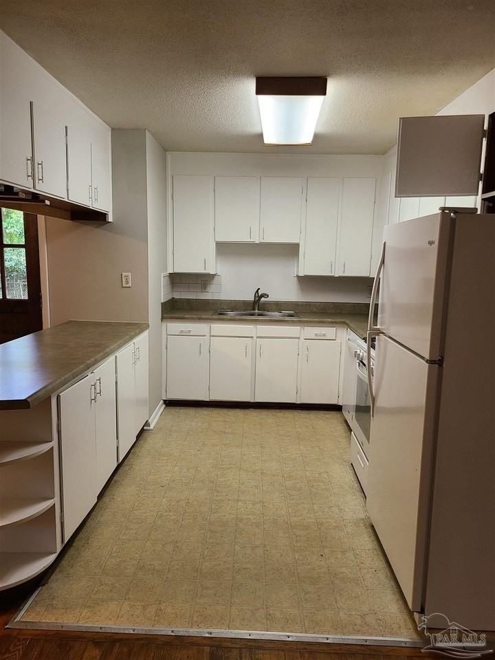 7758 Kipling St - Photo 4 of 23