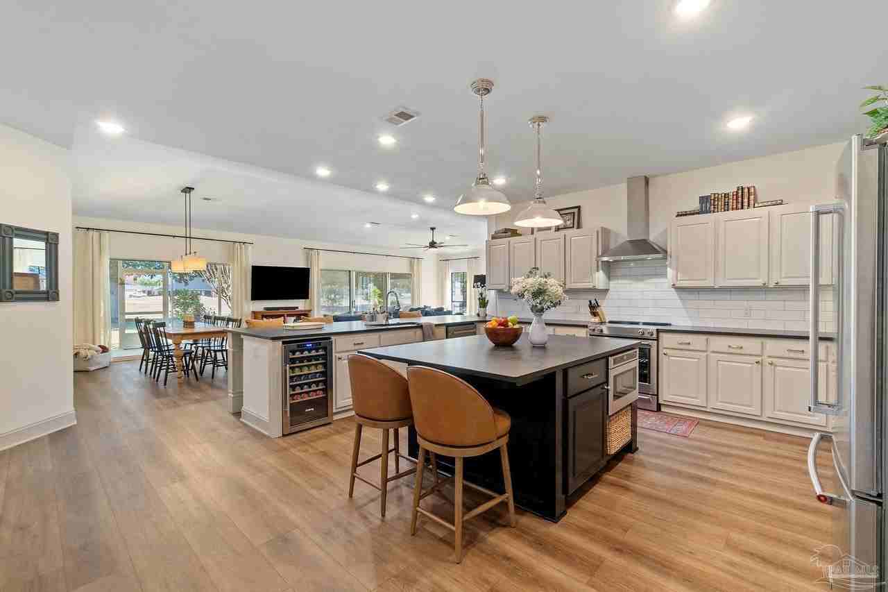 3244 Cobblestone Dr - Photo 7 of 43