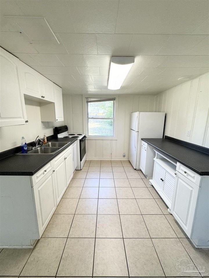 1318 Wilson Ave #A - Photo 7 of 17