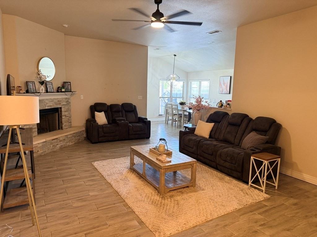 6102 Mile High Ln - Photo 3 of 22