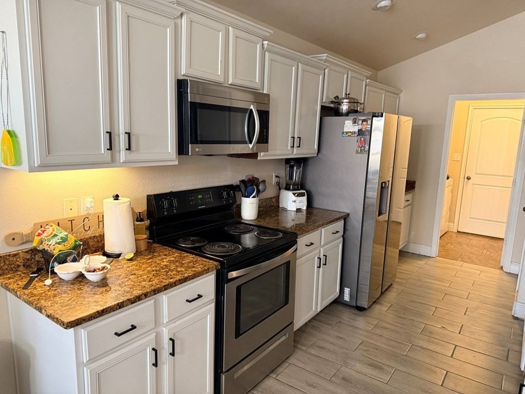 6102 Mile High Ln - Photo 5 of 22