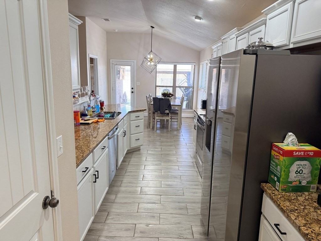 6102 Mile High Ln - Photo 7 of 22