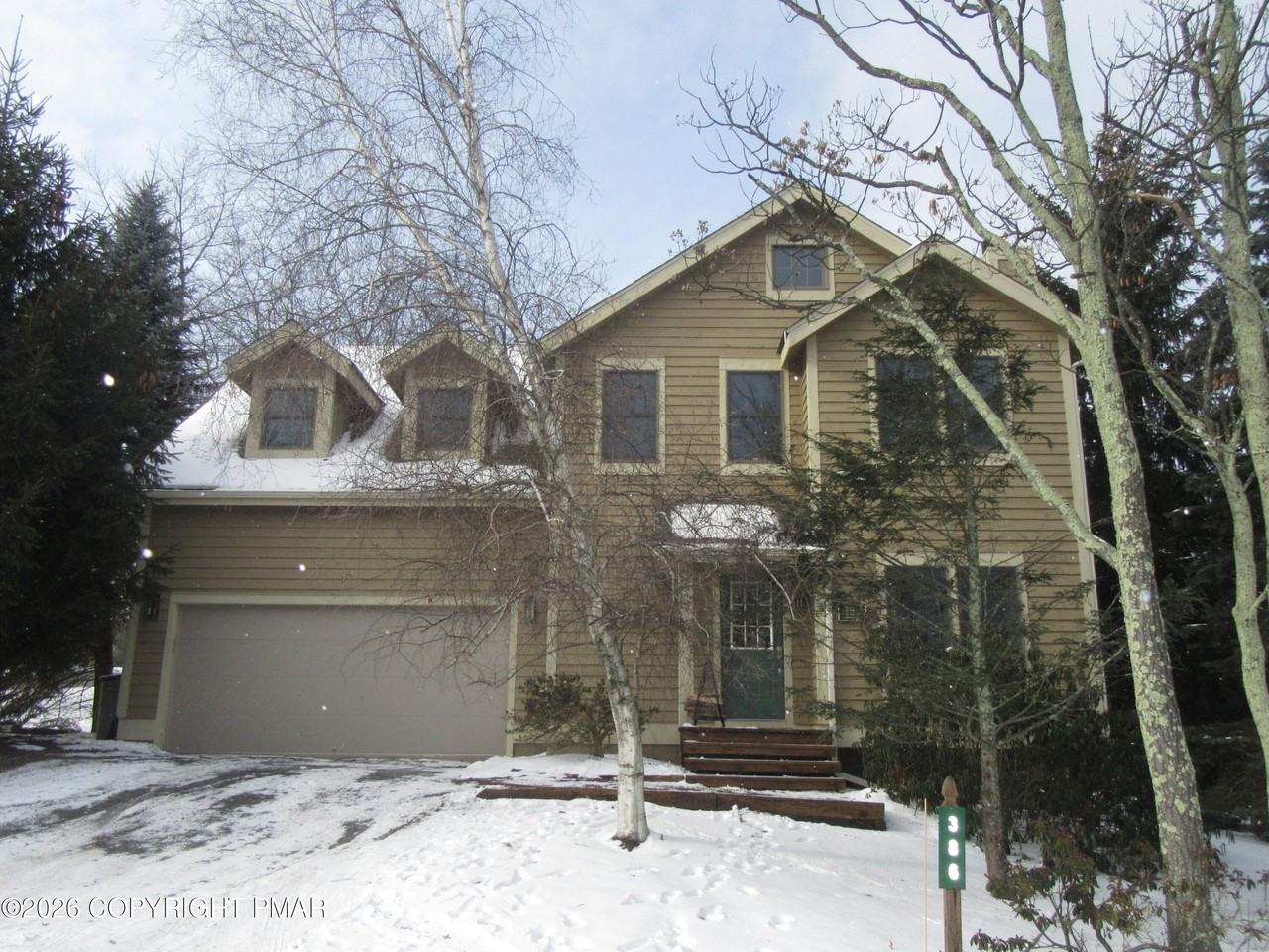 368 Aspen Ct - Photo 2 of 12