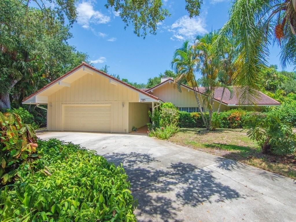 1476 Smugglers Cv - Photo 2 of 36