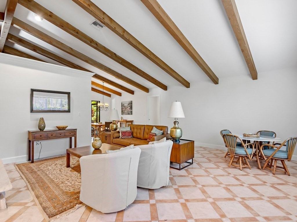 1476 Smugglers Cv - Photo 5 of 36