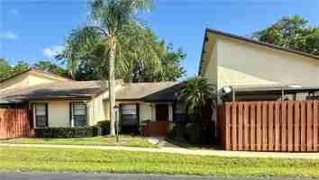 featured image of 8005 Se Villa Cir