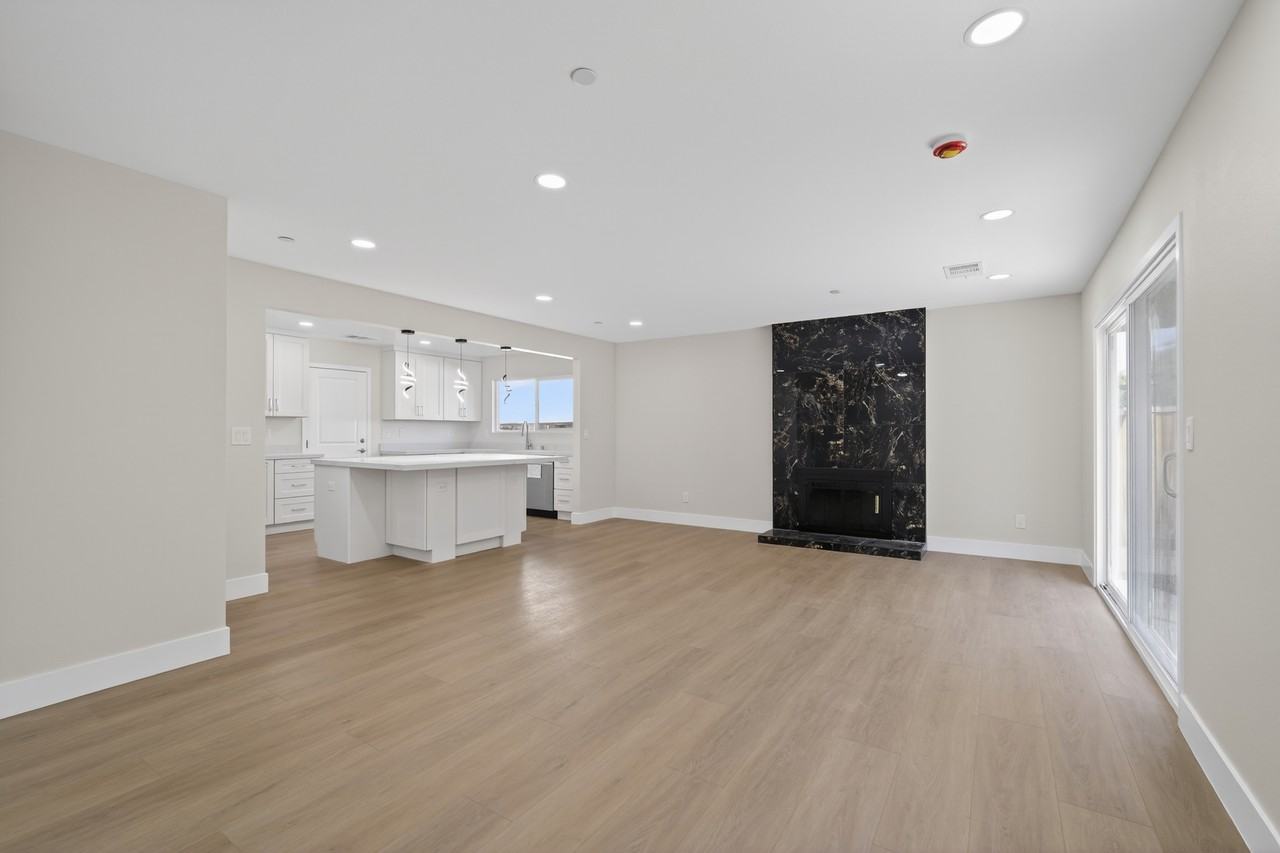 7898 Fiesta Ln #1 - Photo 4 of 10