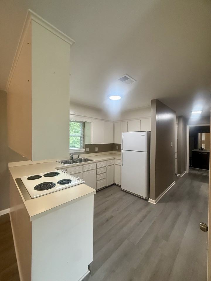 902 W Sevier St #2 - Photo 4 of 30