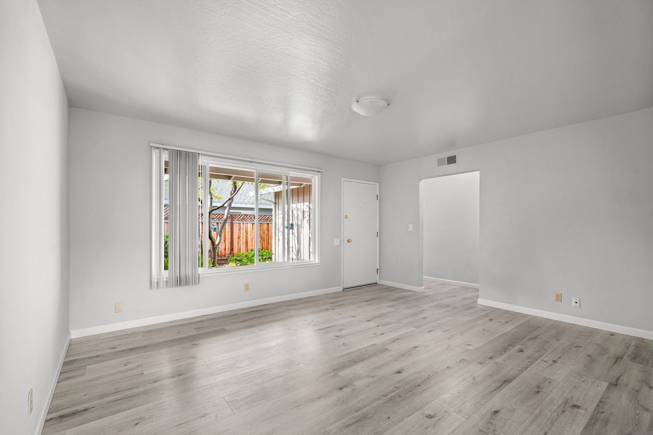 661 Harvard Ave #1 - Photo 3 of 10