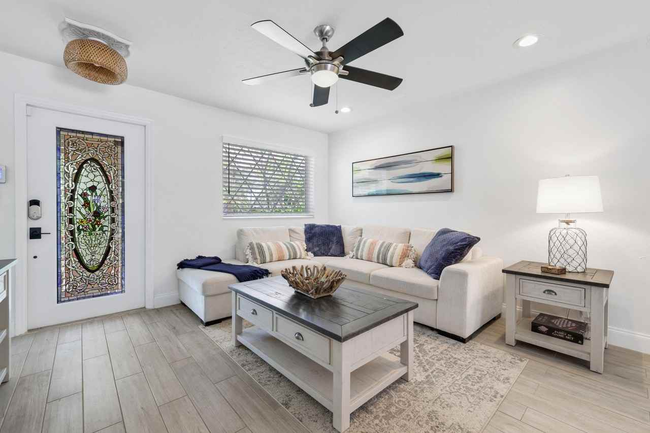 342 Sw 14th St - Photo 5 of 39