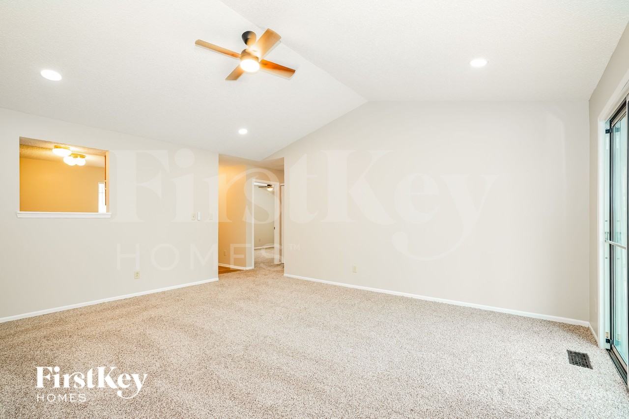1263 Freshman Dr - Photo 7 of 19