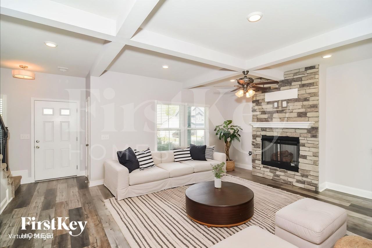 1156 Charles Thomas Dr - Photo 4 of 18