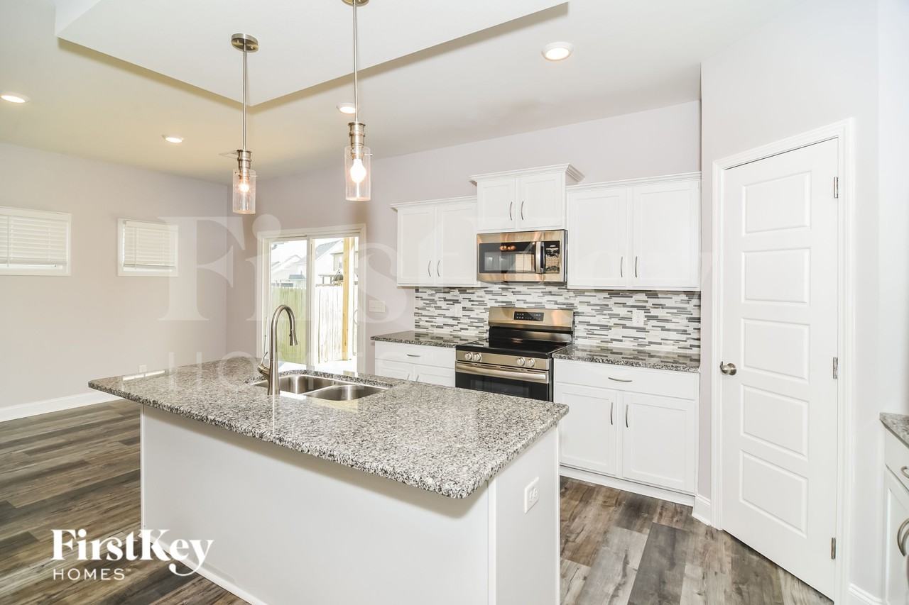 1156 Charles Thomas Dr - Photo 7 of 18